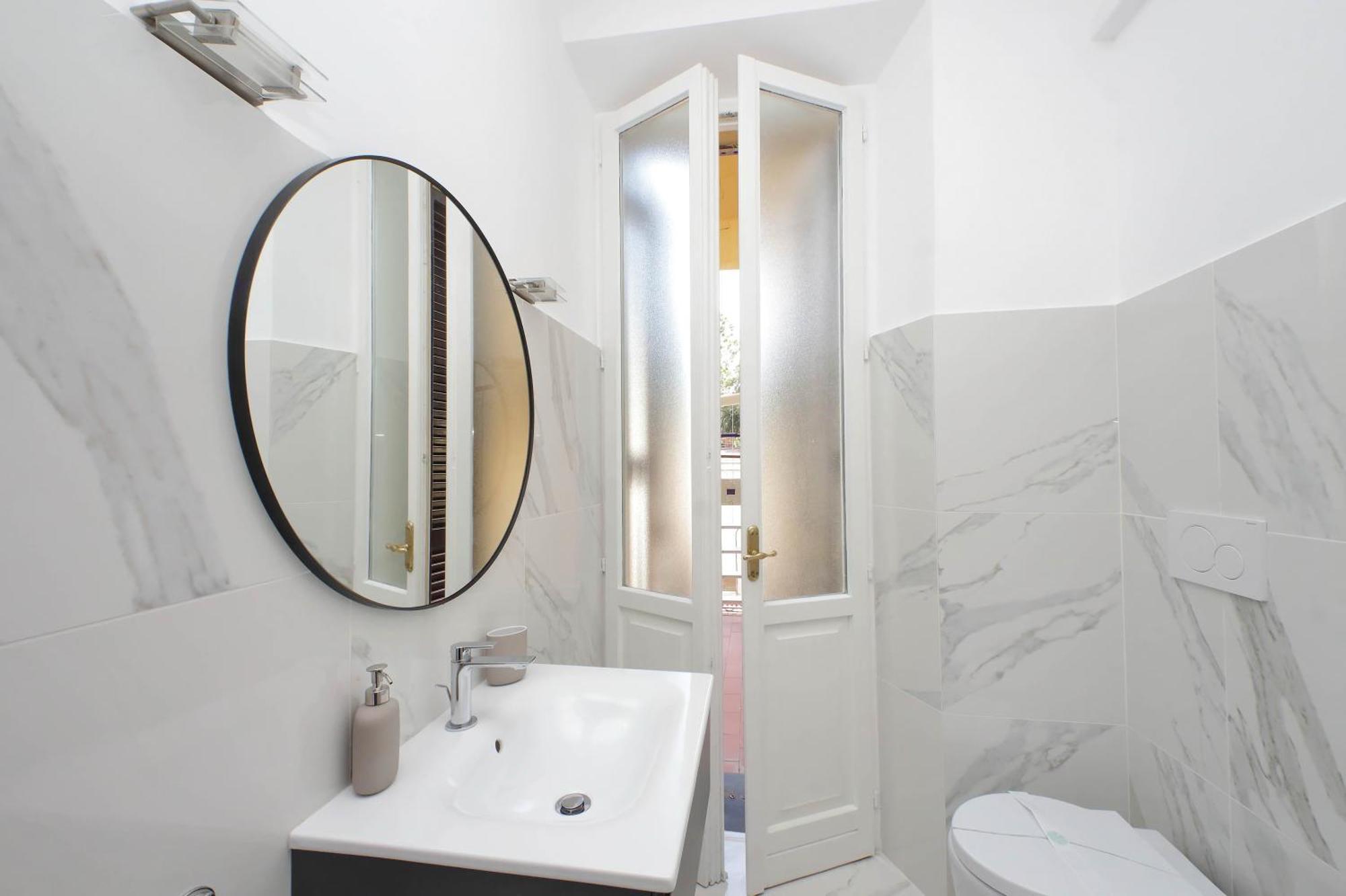 Ych-Comfortable 2 Bedrooms Flat Near Colosseum Rome Extérieur photo