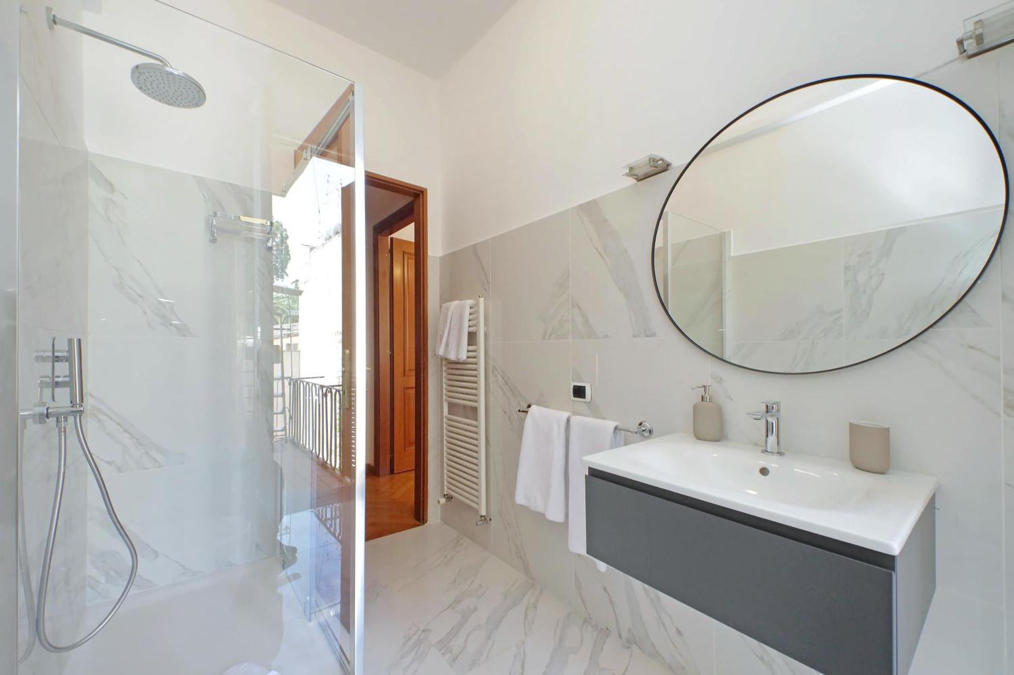 Ych-Comfortable 2 Bedrooms Flat Near Colosseum Rome Extérieur photo