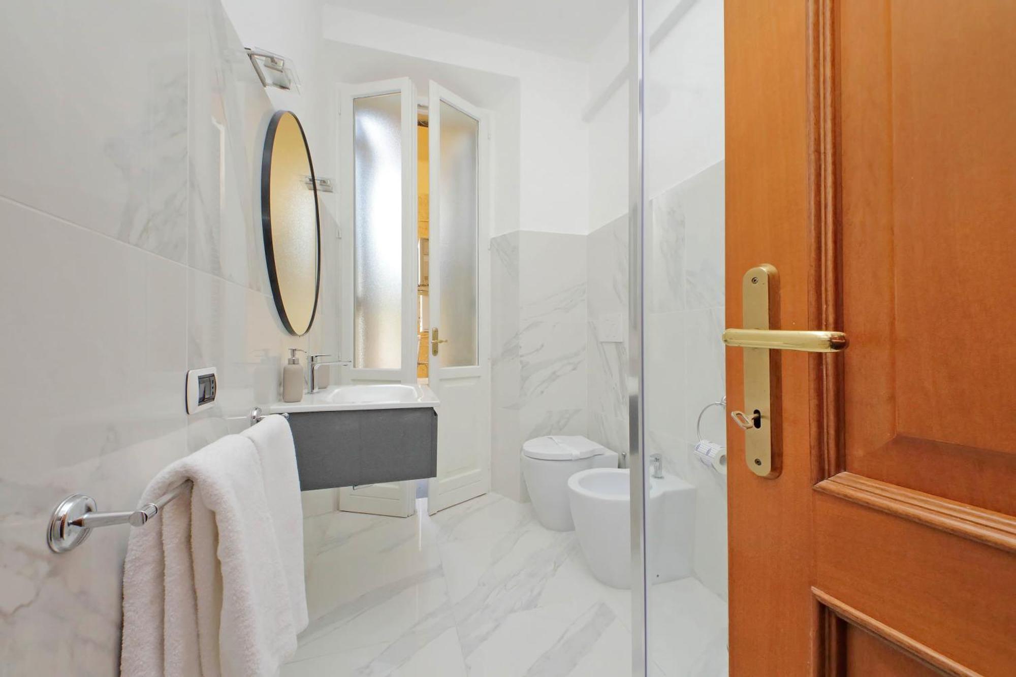 Ych-Comfortable 2 Bedrooms Flat Near Colosseum Rome Extérieur photo