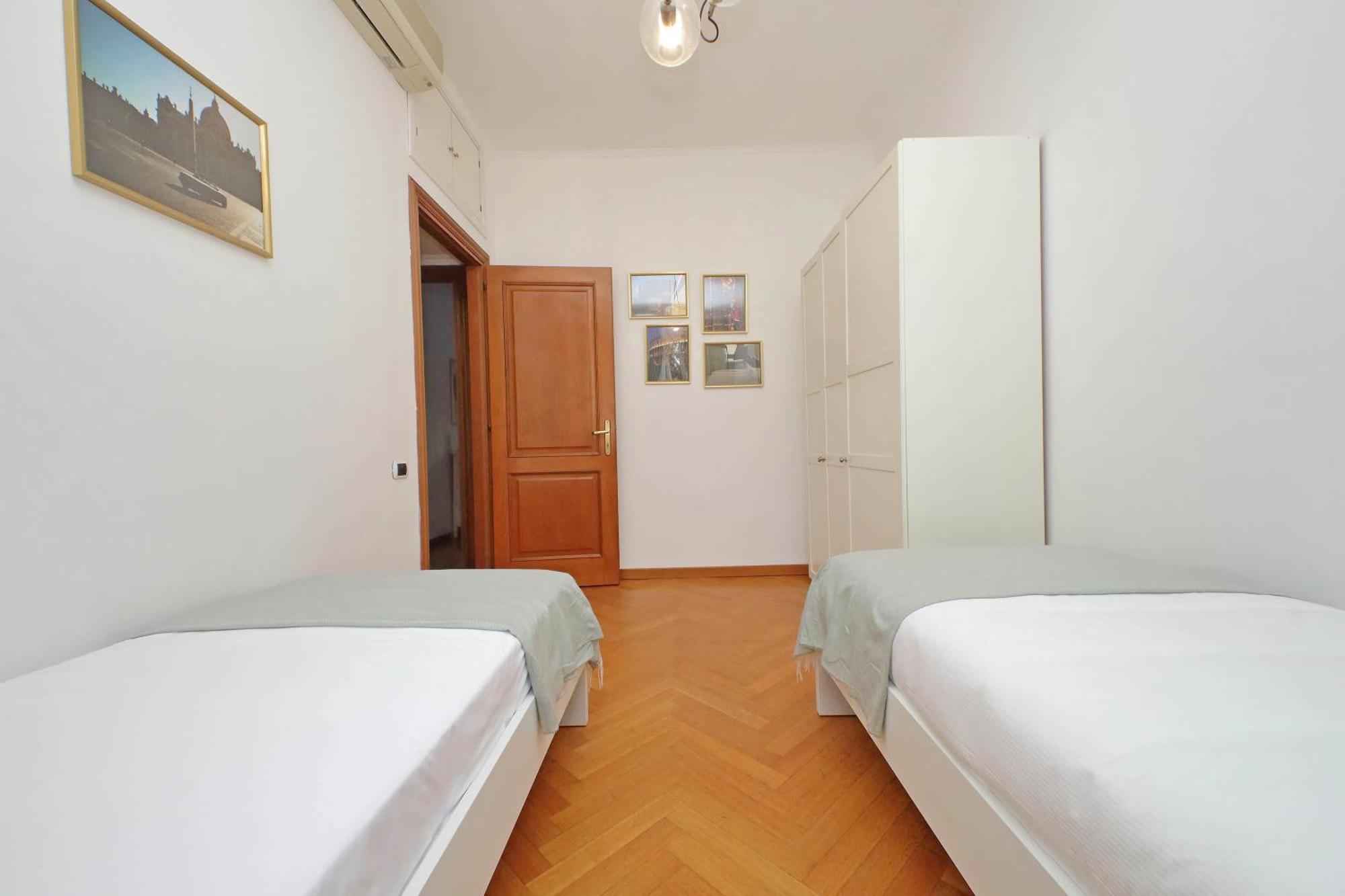 Ych-Comfortable 2 Bedrooms Flat Near Colosseum Rome Extérieur photo